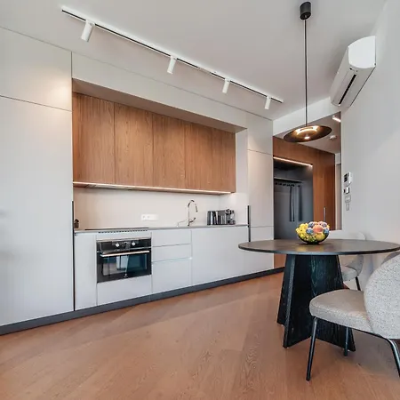 Διαμέρισμα Premium Suite, River & Old Town View,free Parking