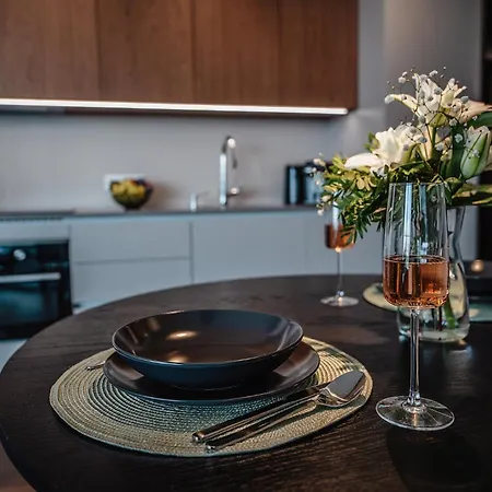 Premium Suite, River & Old Town View,free Parking Appartement