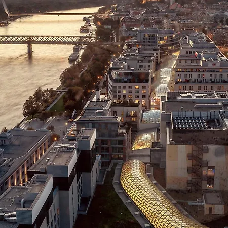 Premium Suite, River & Old Town View,free Parking