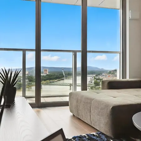 Premium Suite, River & Old Town View,free Parking * ブラチスラヴァ