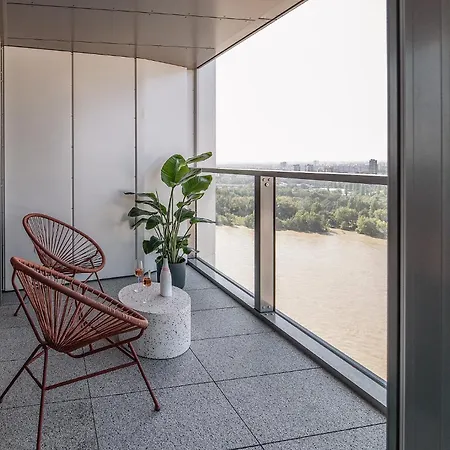 Premium Suite, River & Old Town View,free Parking