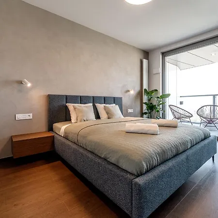 Premium Suite, River & Old Town View,free Parking Apartmán