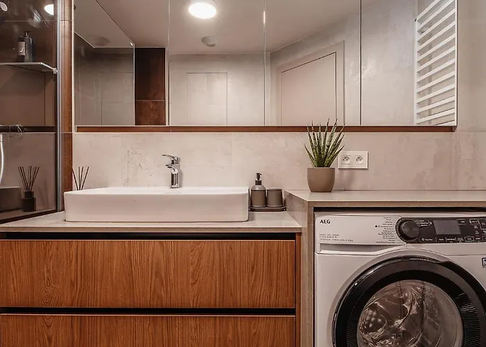 Premium Suite, River & Old Town View,free Parking Apartmán