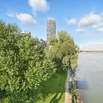 Premium Suite, River & Old Town View,free Parking *