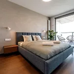 Premium Suite, River & Old Town View,free Parking 公寓