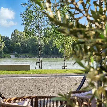 Premium Suite, River & Old Town View,free Parking Bratislava