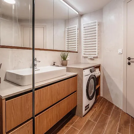 דירה Premium Suite, River & Old Town View,free Parking *