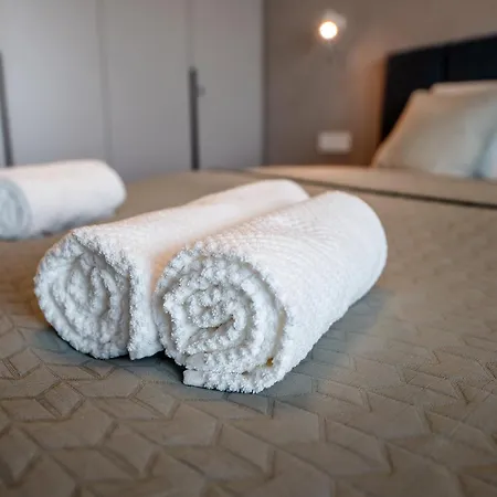 Premium Suite, River & Old Town View,free Parking