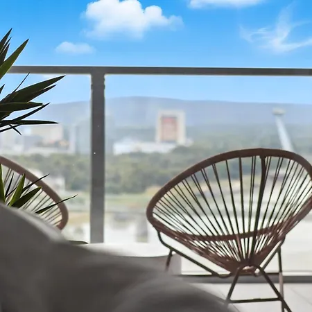 Premium Suite, River & Old Town View,free Parking