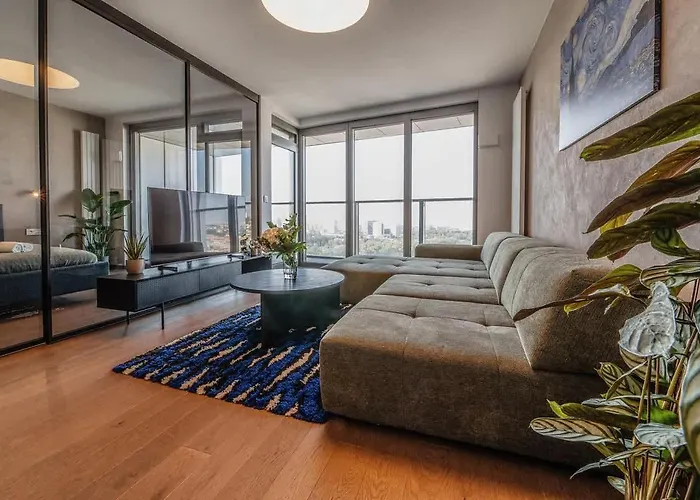 Premium Suite, River & Old Town View,free Parking براتسيلافا