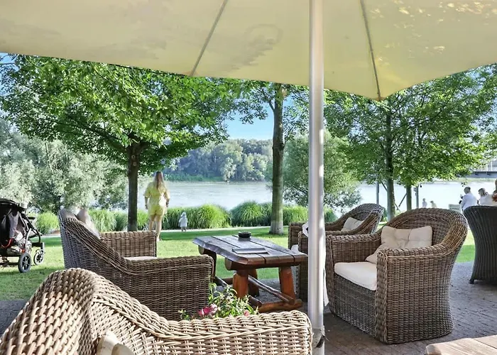 Premium Suite, River & Old Town View,free Parking * براتسيلافا