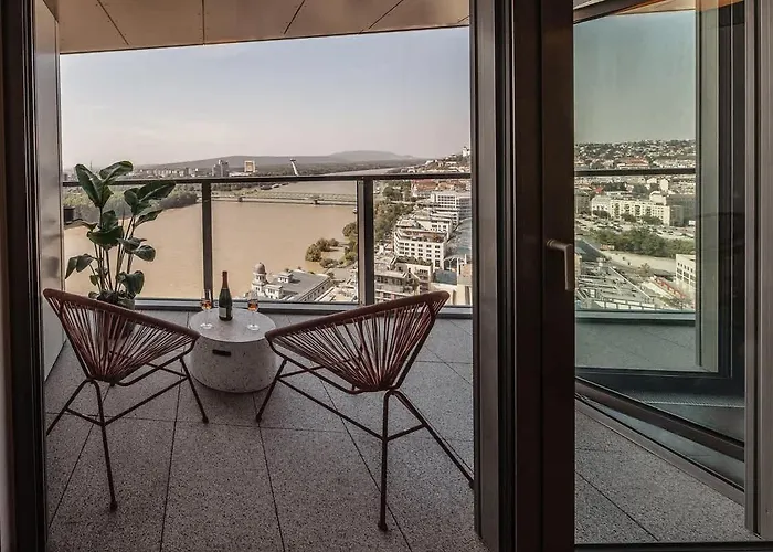 شقة Premium Suite, River & Old Town View,free Parking *