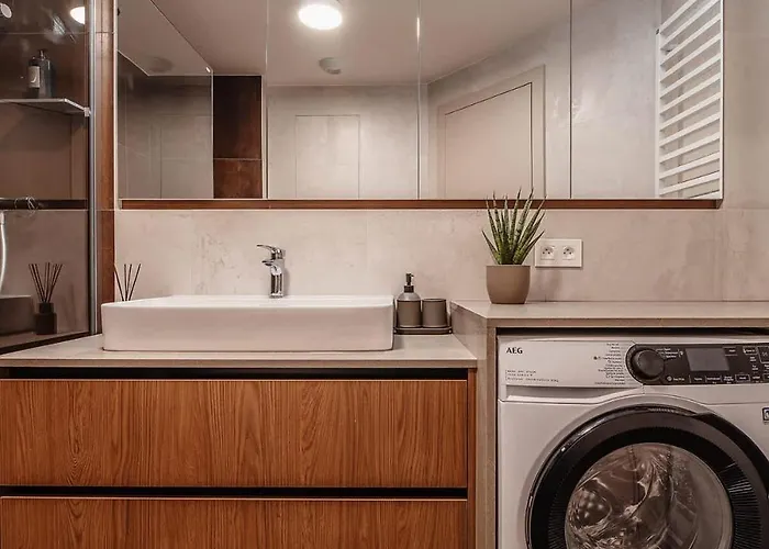 Premium Suite, River & Old Town View,free Parking * براتسيلافا