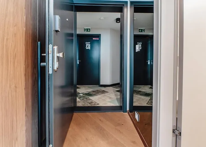 Premium Suite, River & Old Town View,free Parking * براتسيلافا