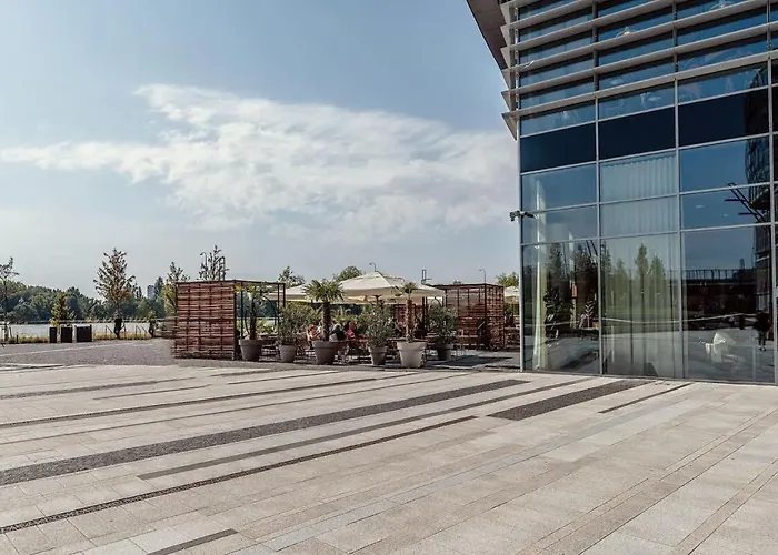 Premium Suite, River & Old Town View,free Parking