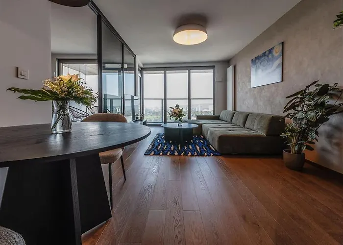 Premium Suite, River & Old Town View,free Parking * براتسيلافا