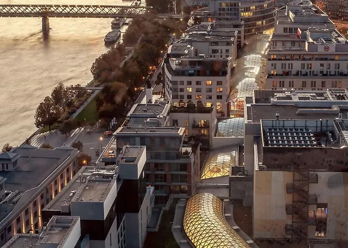 Premium Suite, River & Old Town View,free Parking *